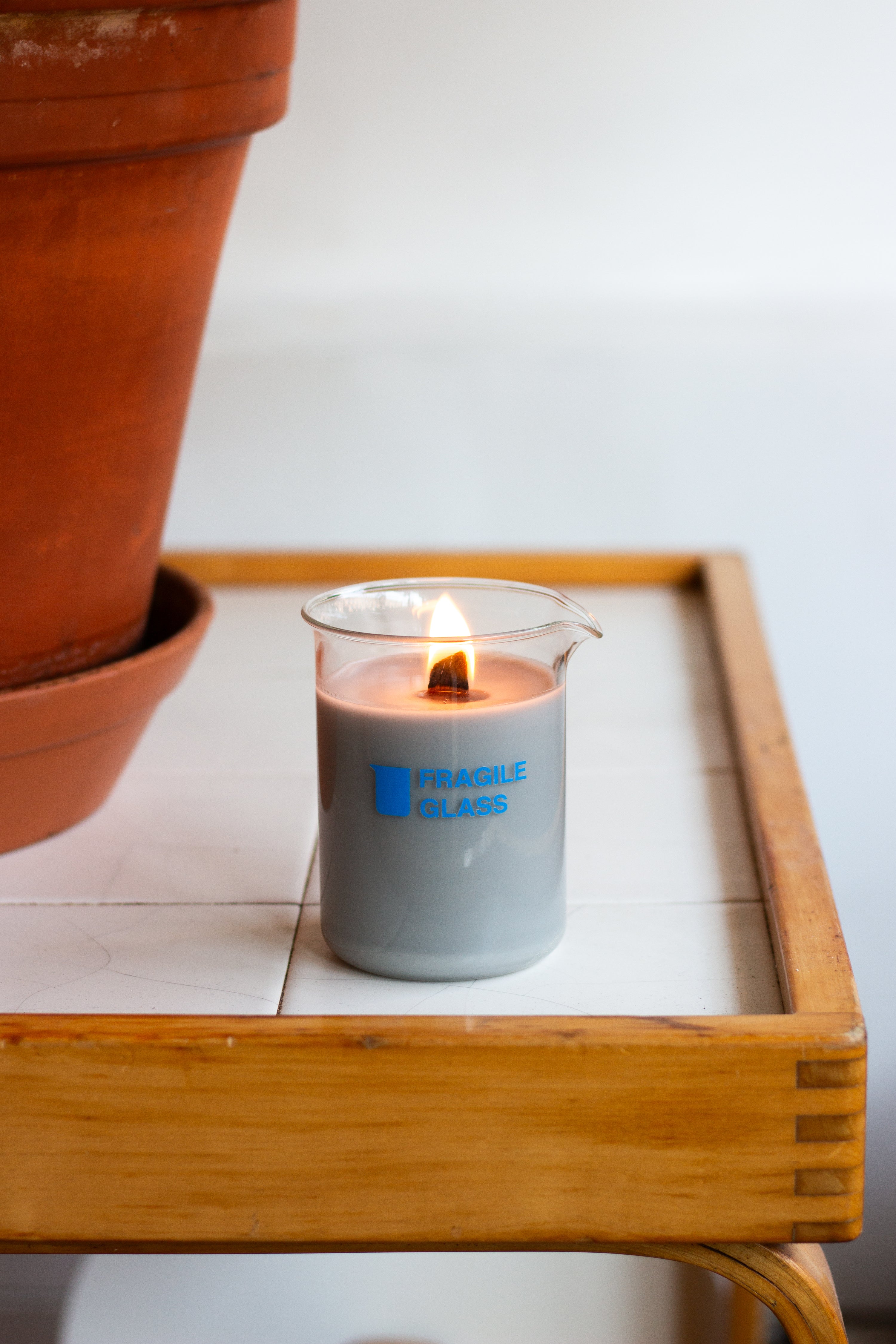 Fragile Glass 'Amenia'  Candle